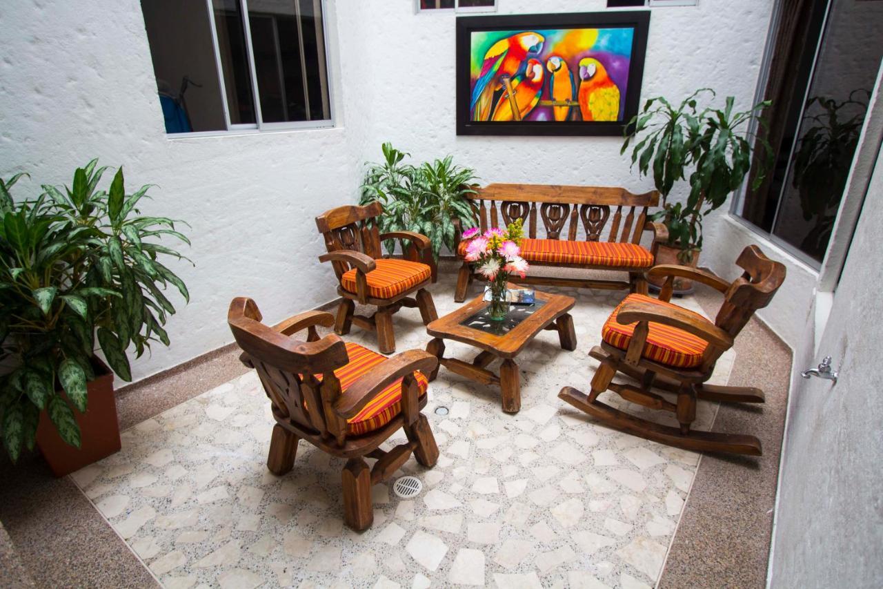 Blue Star Hotel Melgar Extérieur photo